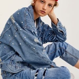 NWOT DISTRESSED DENIM JACKET